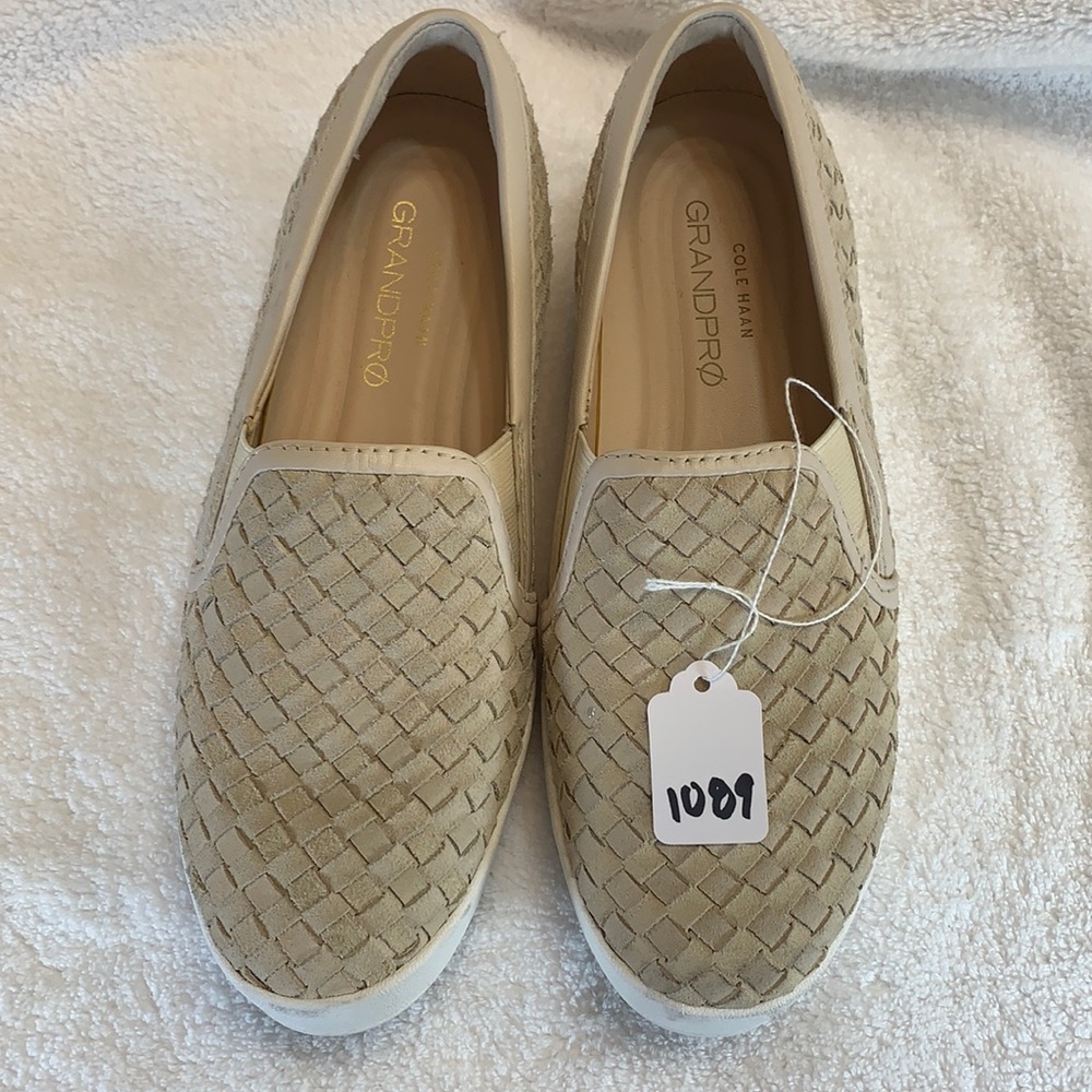 COLE HANN SLIP ON SHOES SIZE 9.5